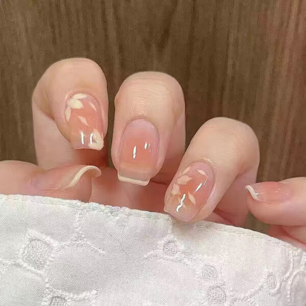 Floral Nails press on nails with elegant flower design