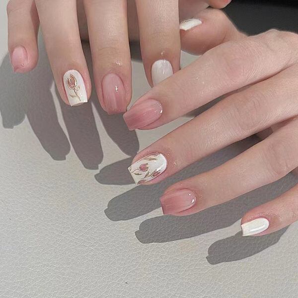Floral Nails press on nails with elegant flower design